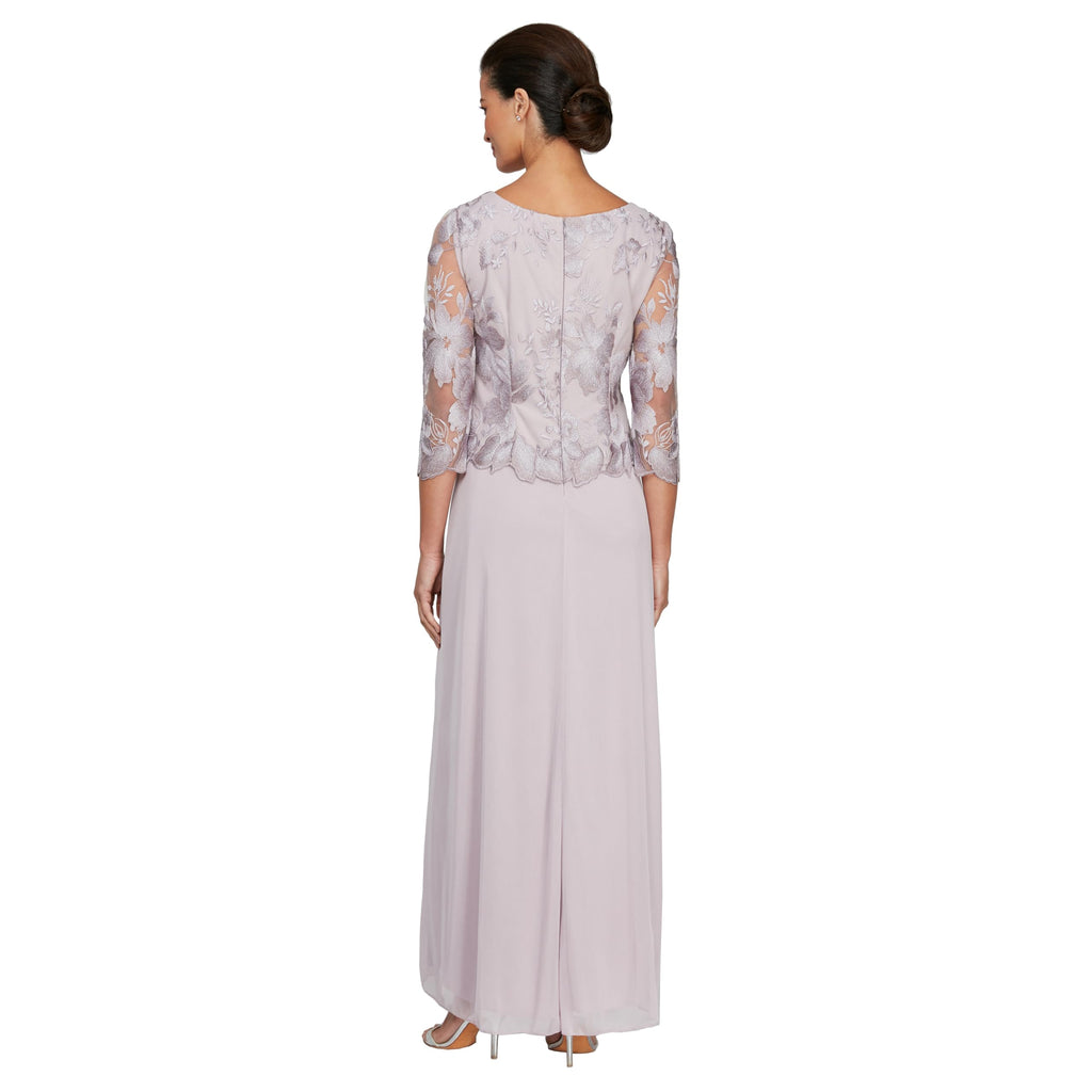 Womens Three Quarter Sleeve Stretch Lace Bodice Gown